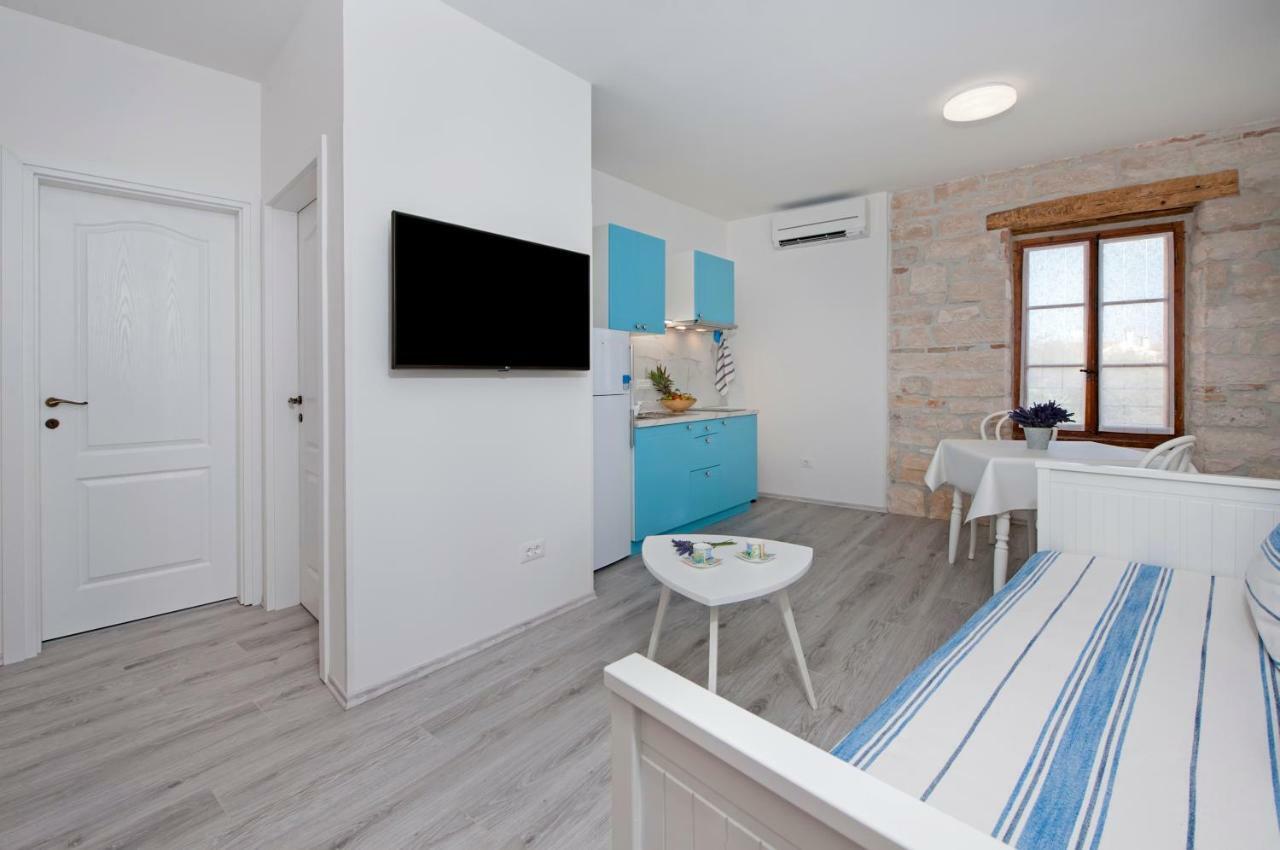 Apartment Babbo Ровінь Екстер'єр фото